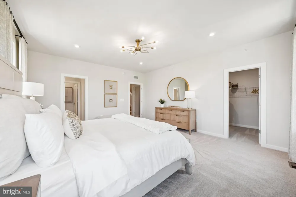 13826 QUARTZ AVENUE Woodbridge, VA 22193