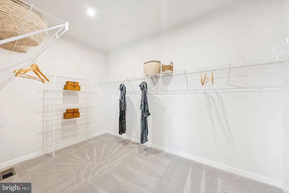13826 QUARTZ AVENUE Woodbridge, VA 22193