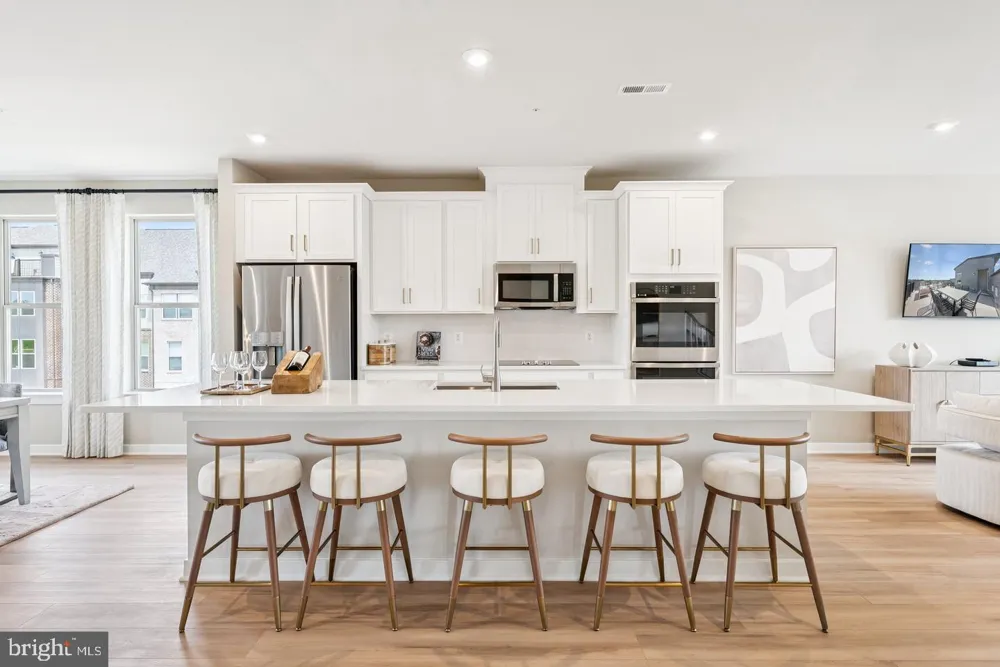 13826 QUARTZ AVENUE Woodbridge, VA 22193
