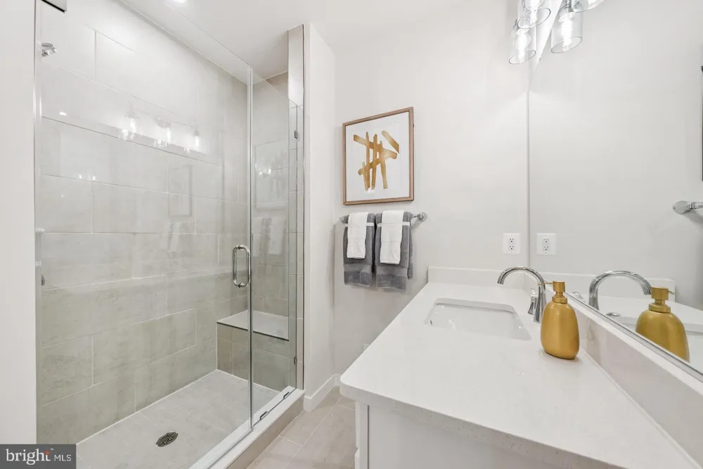 13826 QUARTZ AVENUE Woodbridge, VA 22193