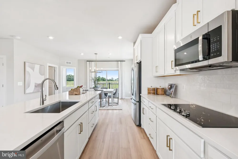 13826 QUARTZ AVENUE Woodbridge, VA 22193