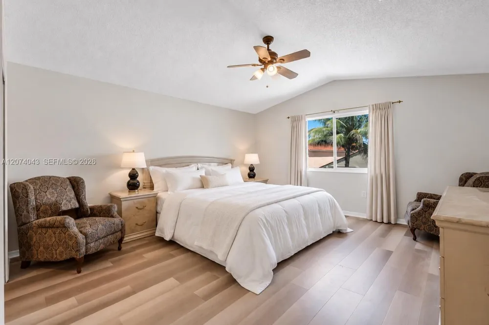 18961 NW 10th Ter Pembroke Pines, FL 33029