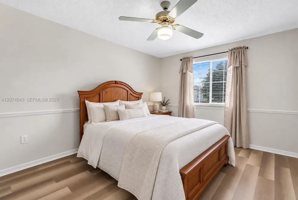 18961 NW 10th Ter Pembroke Pines, FL 33029