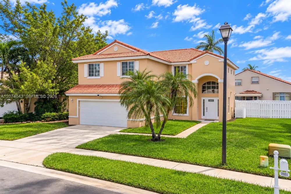 18961 NW 10th Ter Pembroke Pines, FL 33029