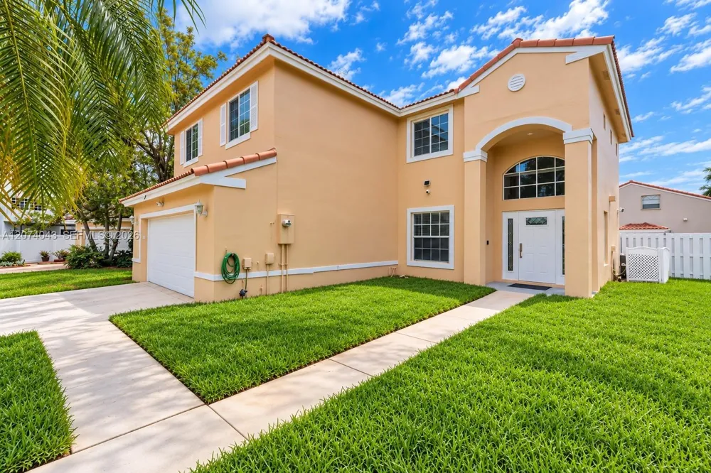 18961 NW 10th Ter Pembroke Pines, FL 33029