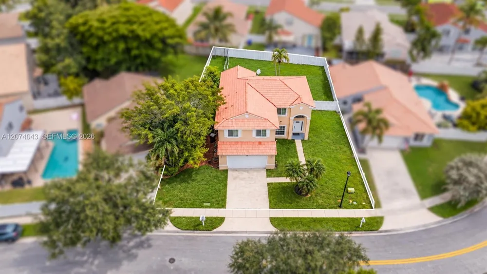 18961 NW 10th Ter Pembroke Pines, FL 33029