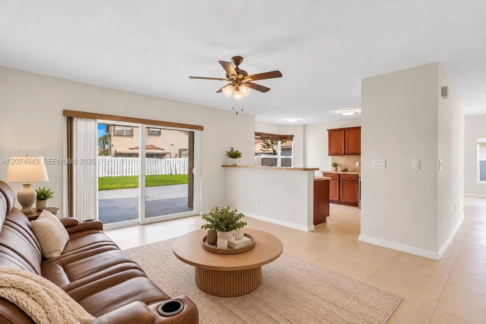 18961 NW 10th Ter Pembroke Pines, FL 33029