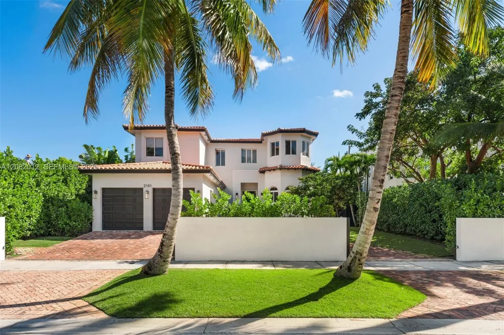 2181 Bay Rd Miami Beach, FL 33140
