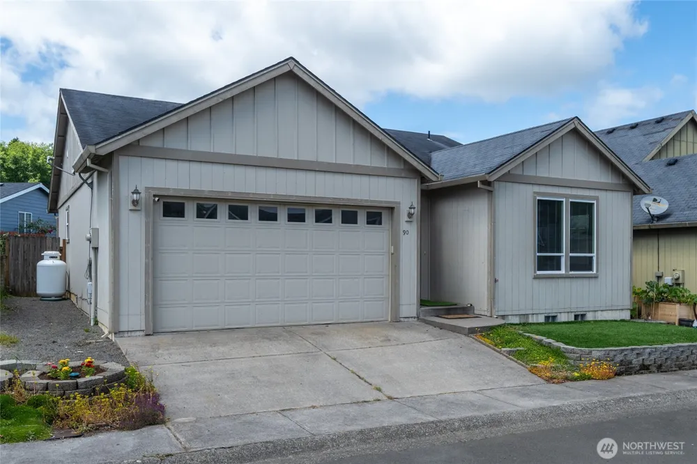 90 Glen Gate Loop Cathlamet, WA 98612