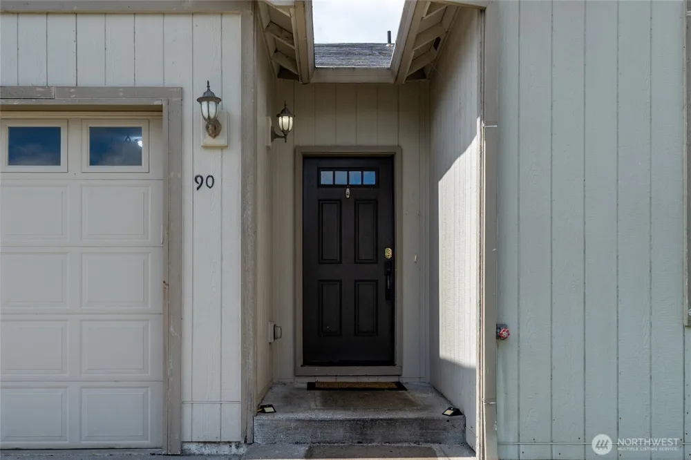 90 Glen Gate Loop Cathlamet, WA 98612
