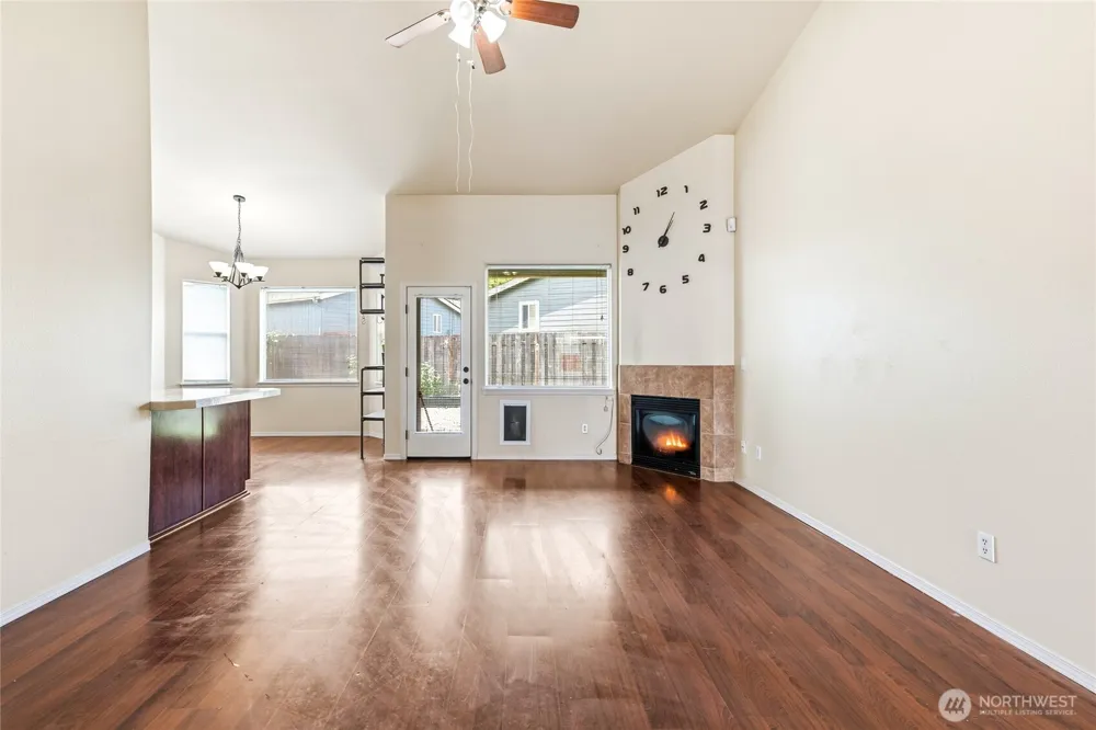 90 Glen Gate Loop Cathlamet, WA 98612