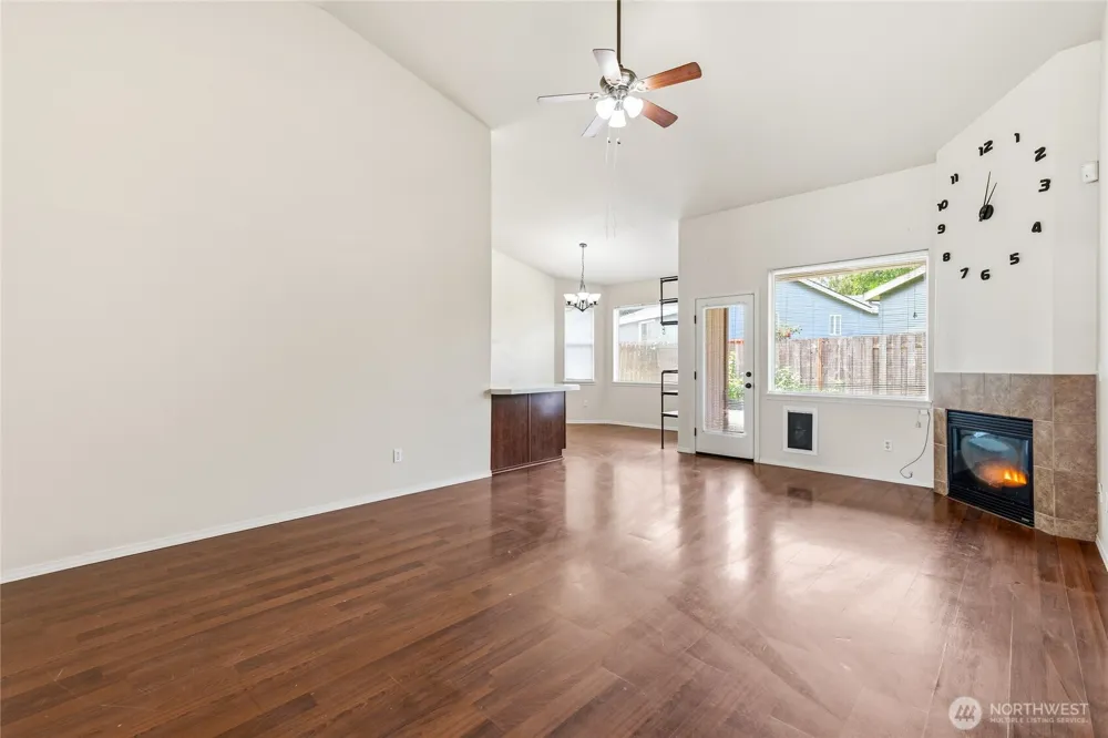 90 Glen Gate Loop Cathlamet, WA 98612