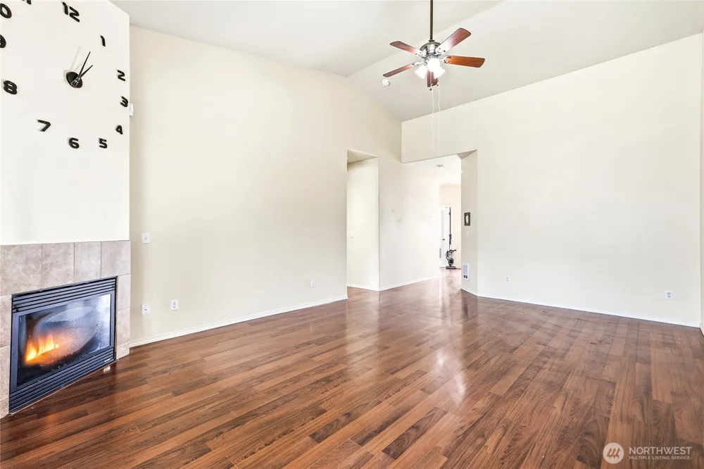 90 Glen Gate Loop Cathlamet, WA 98612