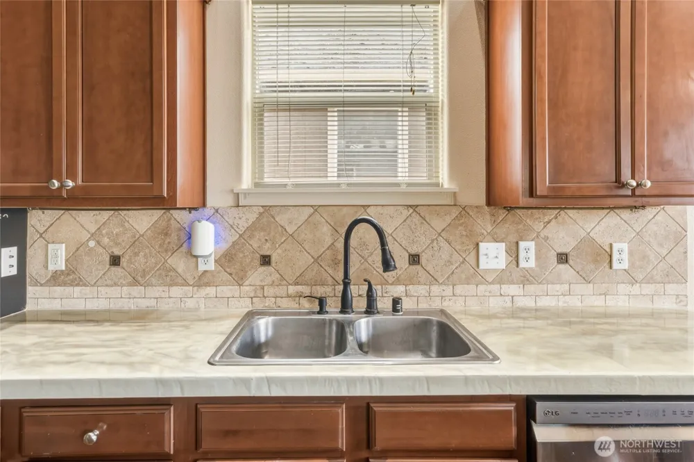 90 Glen Gate Loop Cathlamet, WA 98612
