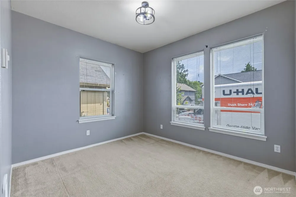 90 Glen Gate Loop Cathlamet, WA 98612