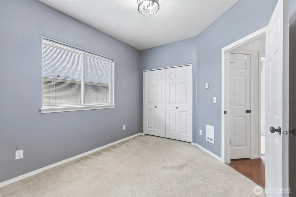 90 Glen Gate Loop Cathlamet, WA 98612
