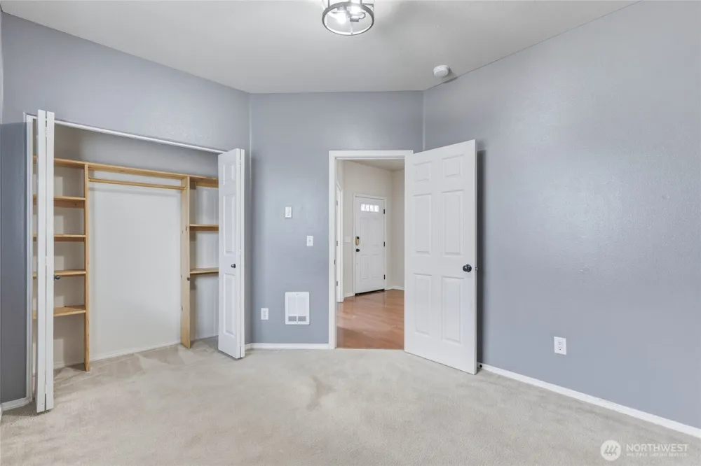 90 Glen Gate Loop Cathlamet, WA 98612