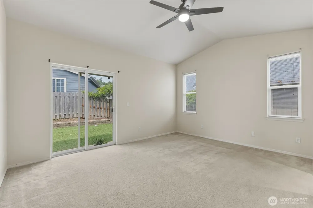 90 Glen Gate Loop Cathlamet, WA 98612