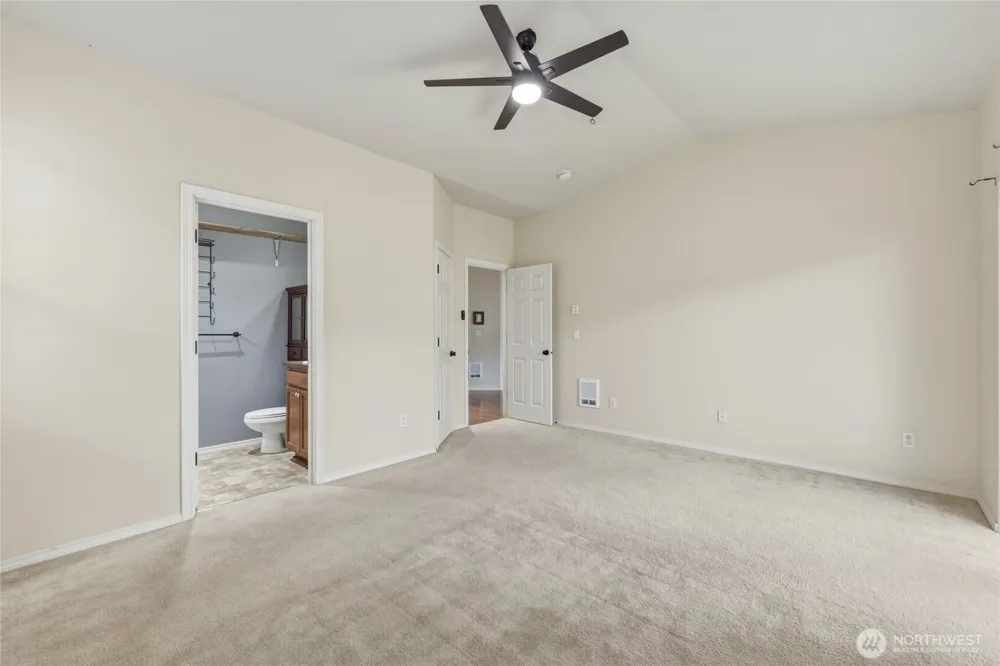 90 Glen Gate Loop Cathlamet, WA 98612