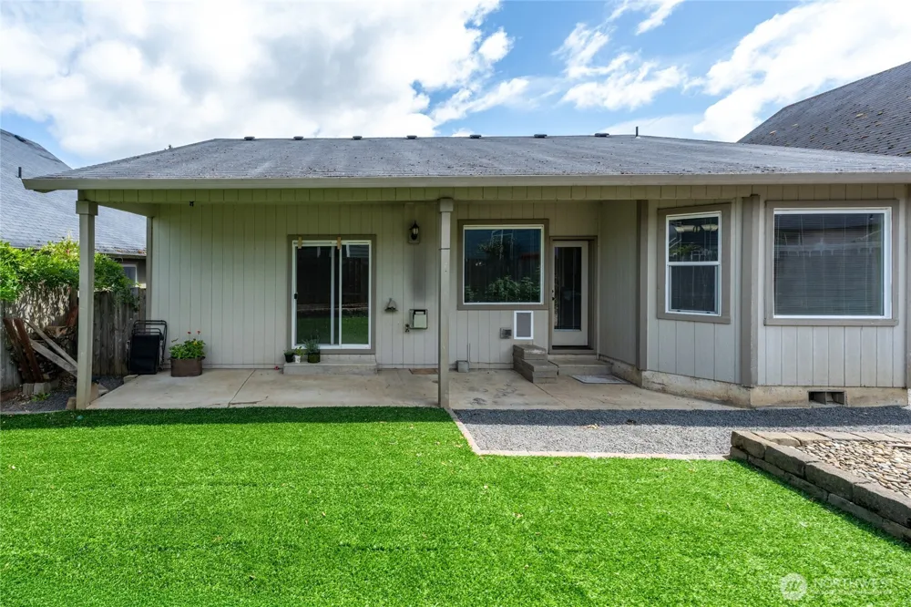 90 Glen Gate Loop Cathlamet, WA 98612