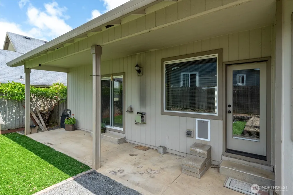 90 Glen Gate Loop Cathlamet, WA 98612