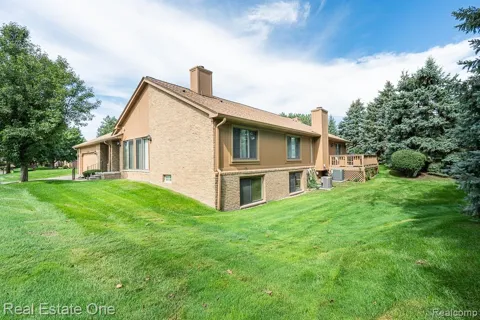 2130 London Bridge Drive