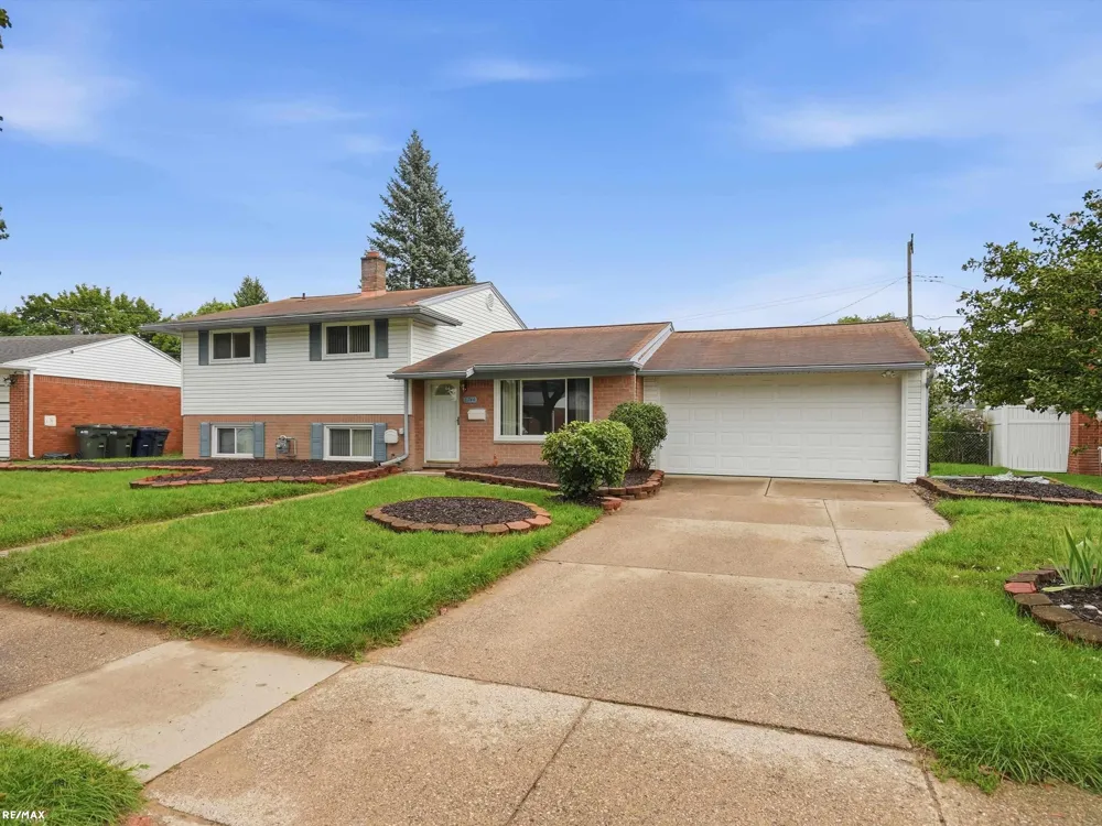 8744 Leslie Drive Sterling Heights City, MI 48314