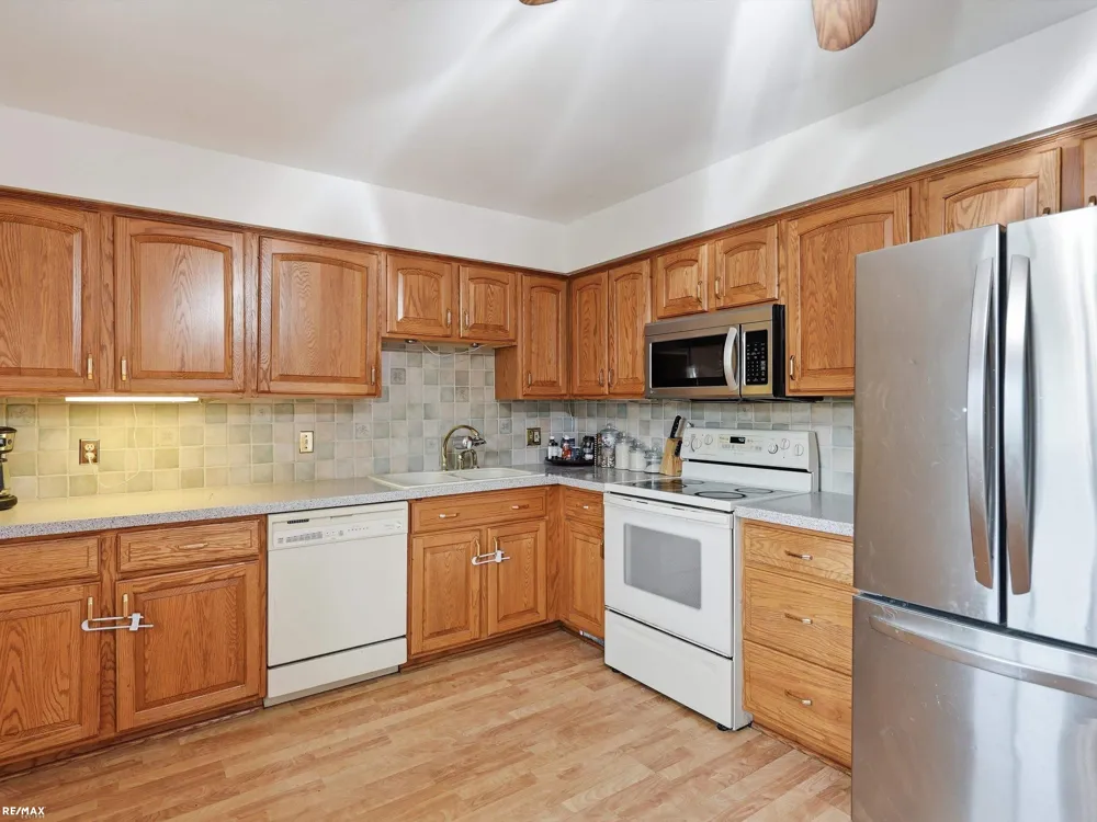 8744 Leslie Drive Sterling Heights City, MI 48314