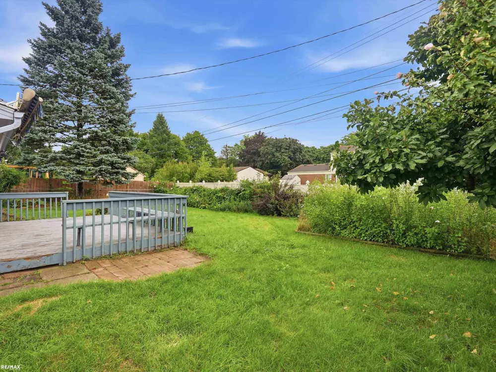 8744 Leslie Drive Sterling Heights City, MI 48314