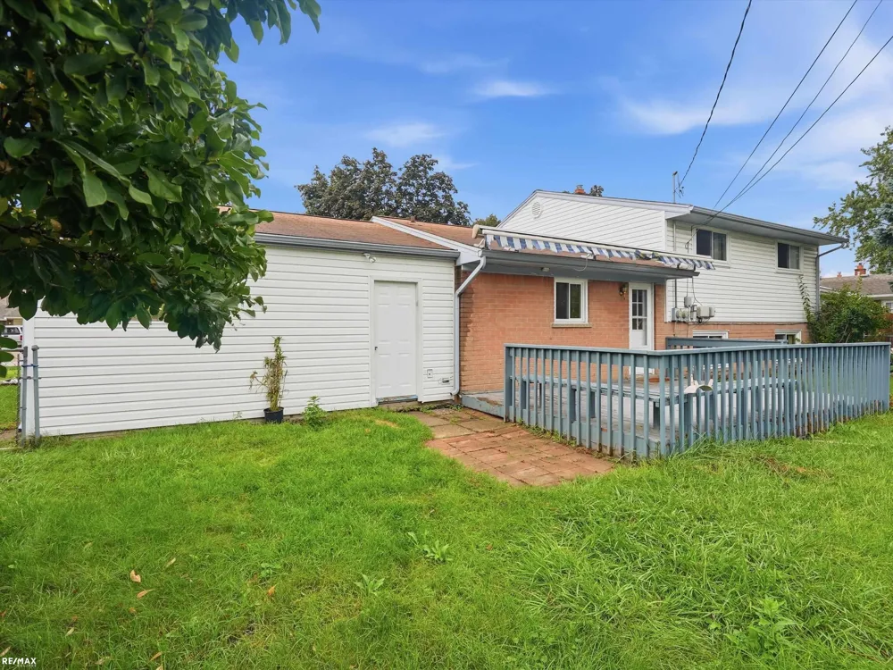 8744 Leslie Drive Sterling Heights City, MI 48314