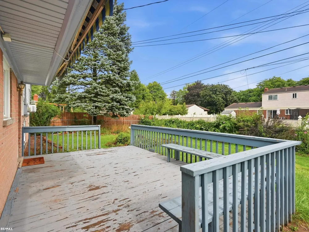8744 Leslie Drive Sterling Heights City, MI 48314