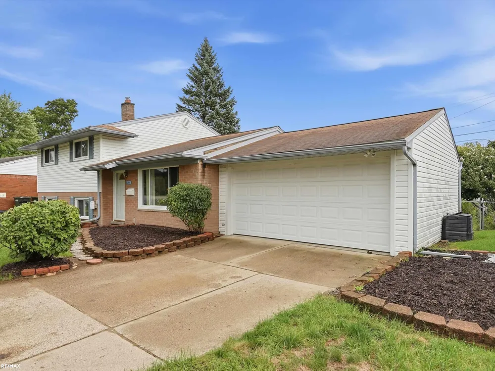 8744 Leslie Drive Sterling Heights City, MI 48314