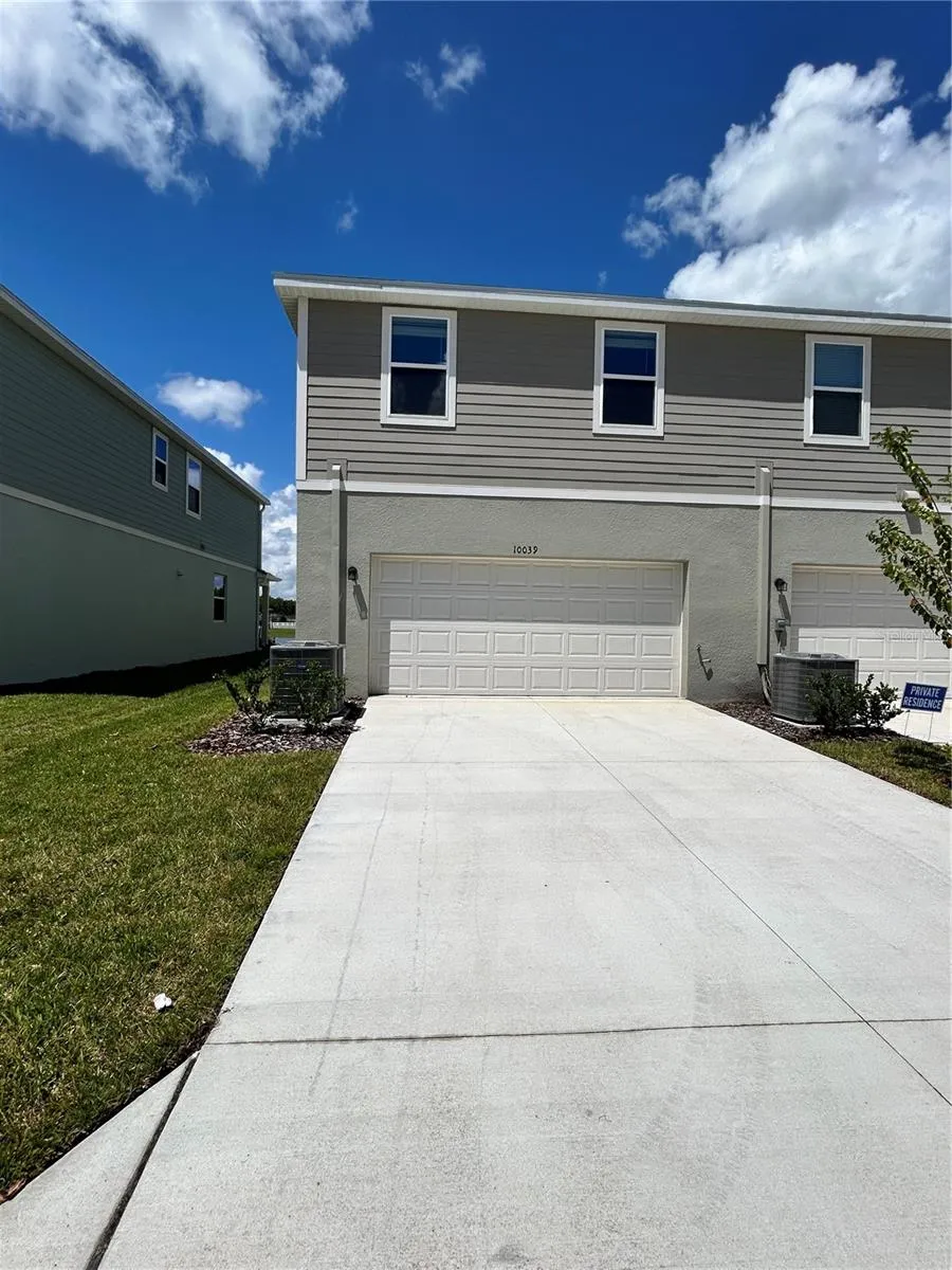 10039 GAZEBO ALLEY Orlando, FL 32832