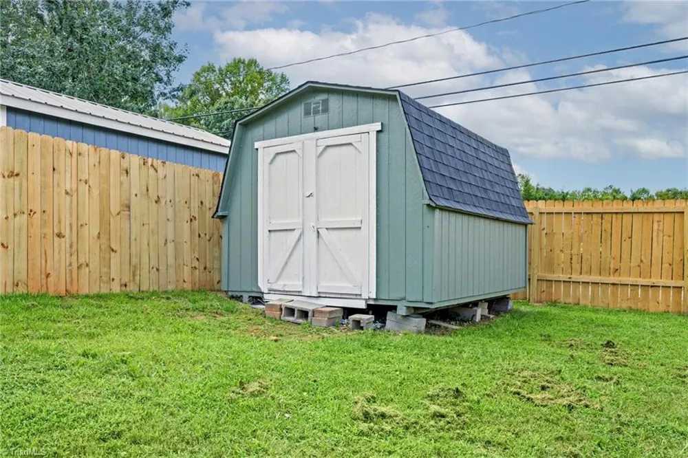 1400 E Sedgefield Drive Winston-Salem, NC 27127