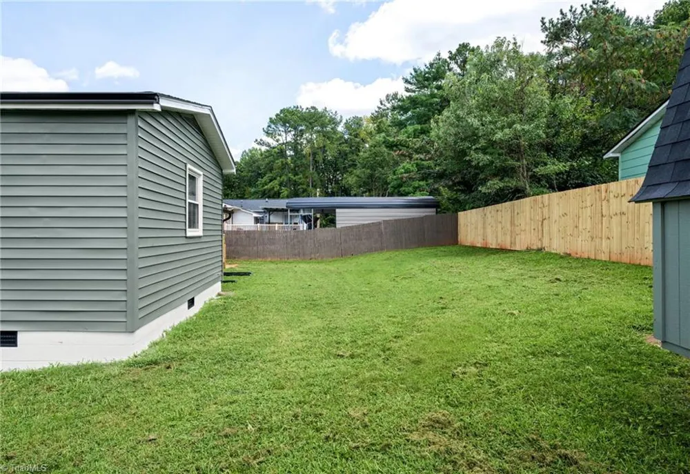 1400 E Sedgefield Drive Winston-Salem, NC 27127