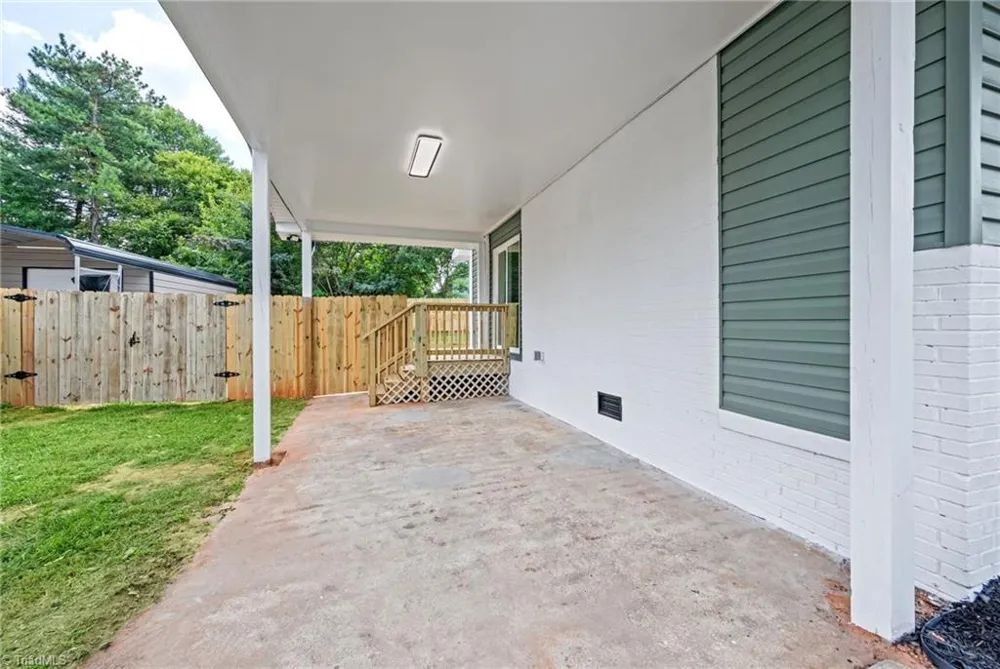 1400 E Sedgefield Drive Winston-Salem, NC 27127
