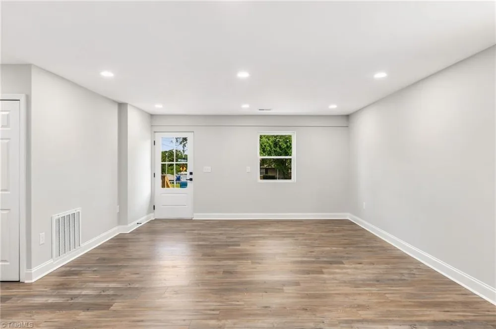 1400 E Sedgefield Drive Winston-Salem, NC 27127