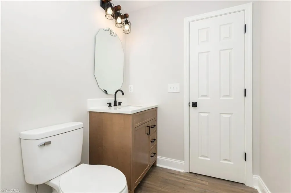 1400 E Sedgefield Drive Winston-Salem, NC 27127