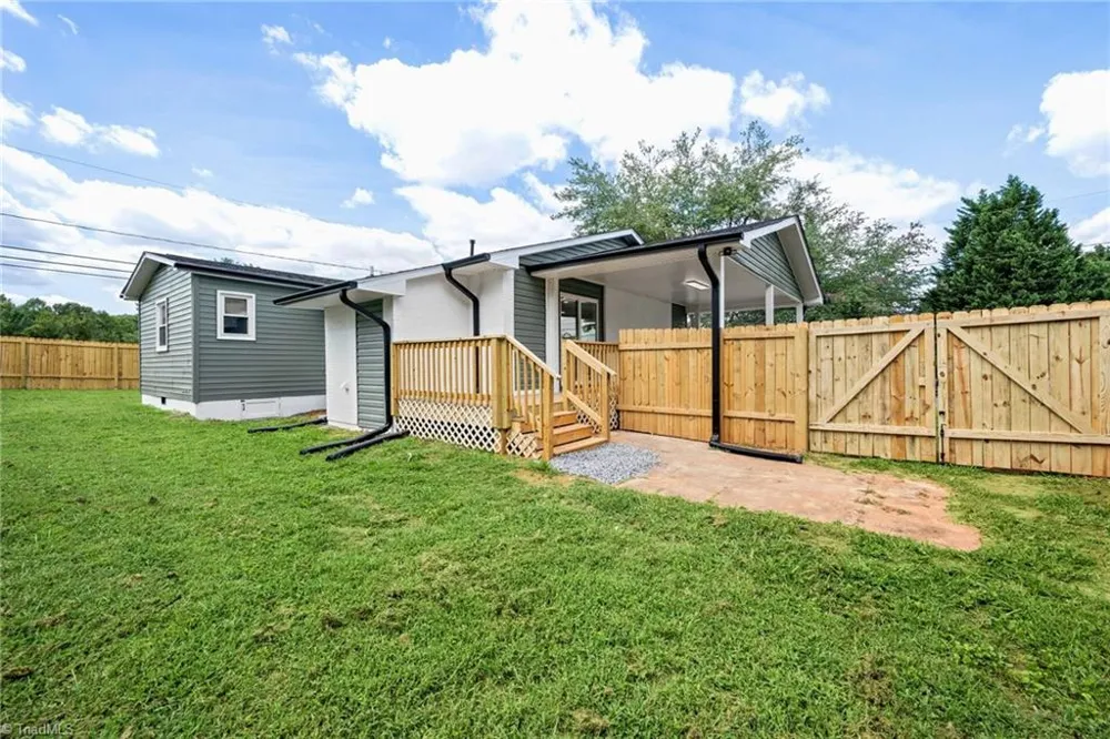 1400 E Sedgefield Drive Winston-Salem, NC 27127