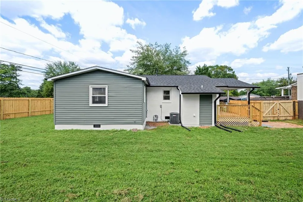 1400 E Sedgefield Drive Winston-Salem, NC 27127