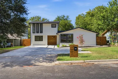 1603 Suffolk Drive