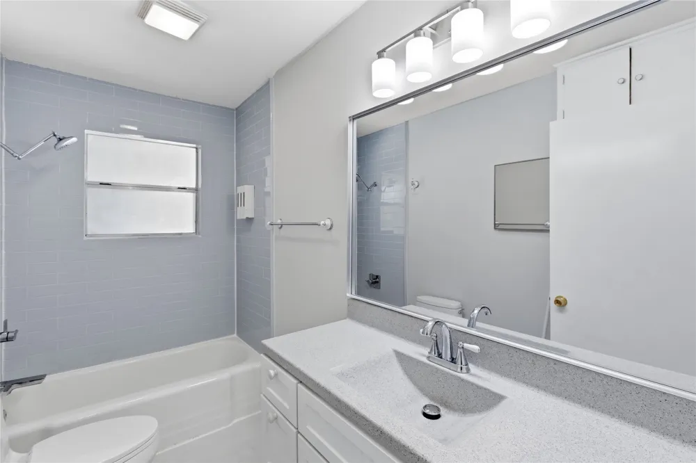 3206 Goodwin Avenue Austin, TX 78702