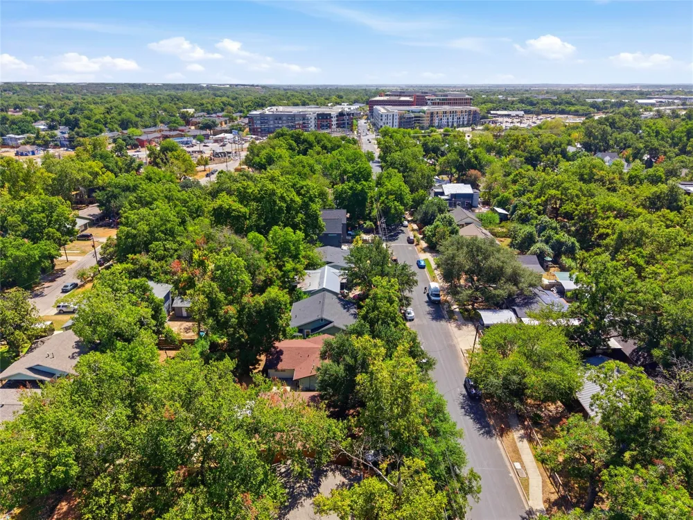 3206 Goodwin Avenue Austin, TX 78702