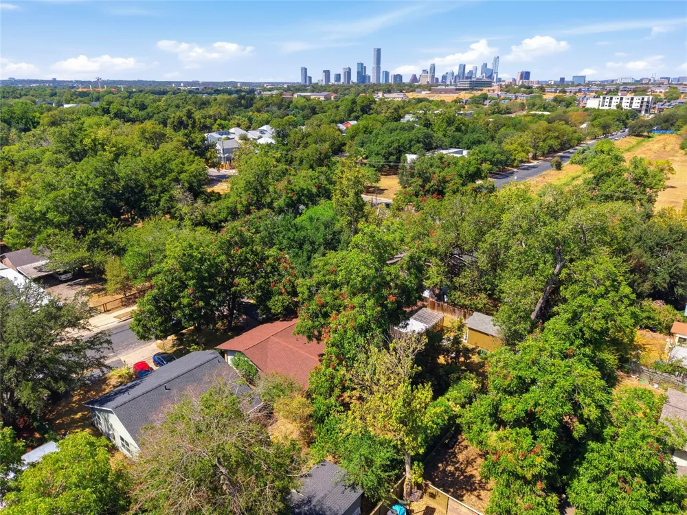 3206 Goodwin Avenue Austin, TX 78702