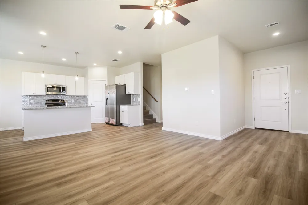 511 Whirlaway Drive #B Jarrell, TX 76537