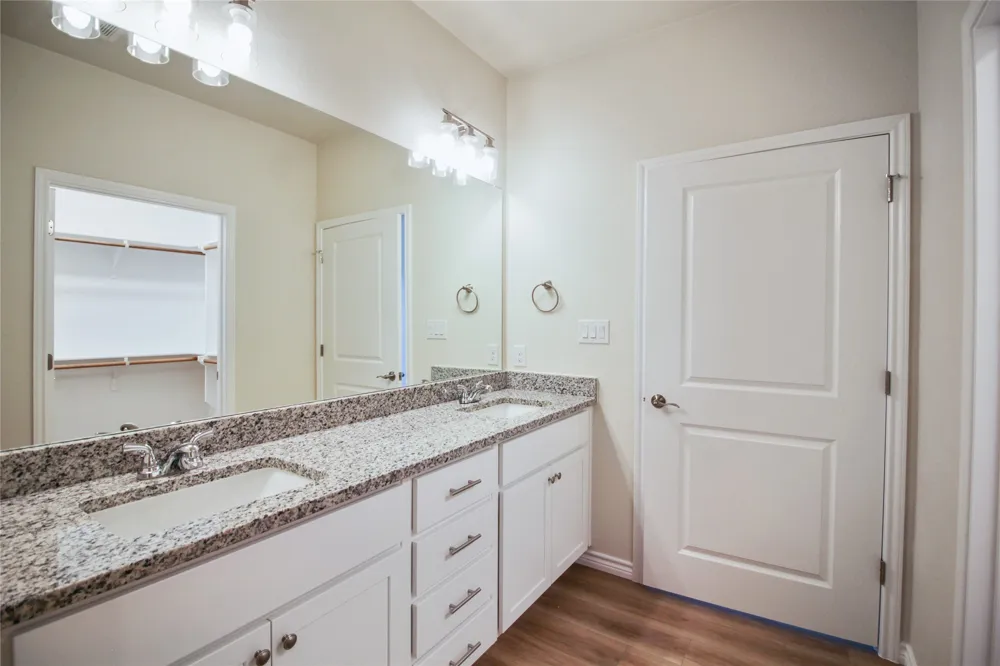 511 Whirlaway Drive #B Jarrell, TX 76537
