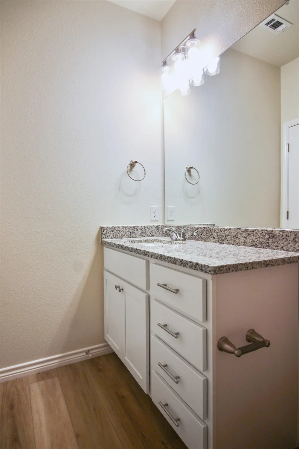 511 Whirlaway Drive #B Jarrell, TX 76537