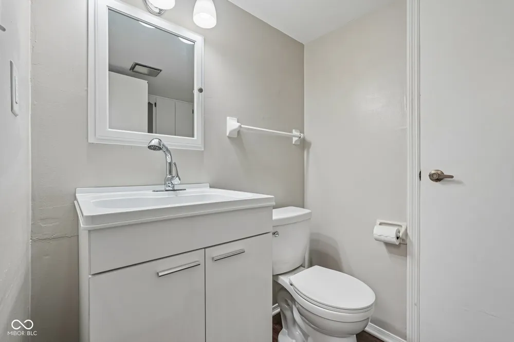 3962 Braddock Road Indianapolis, IN 46268