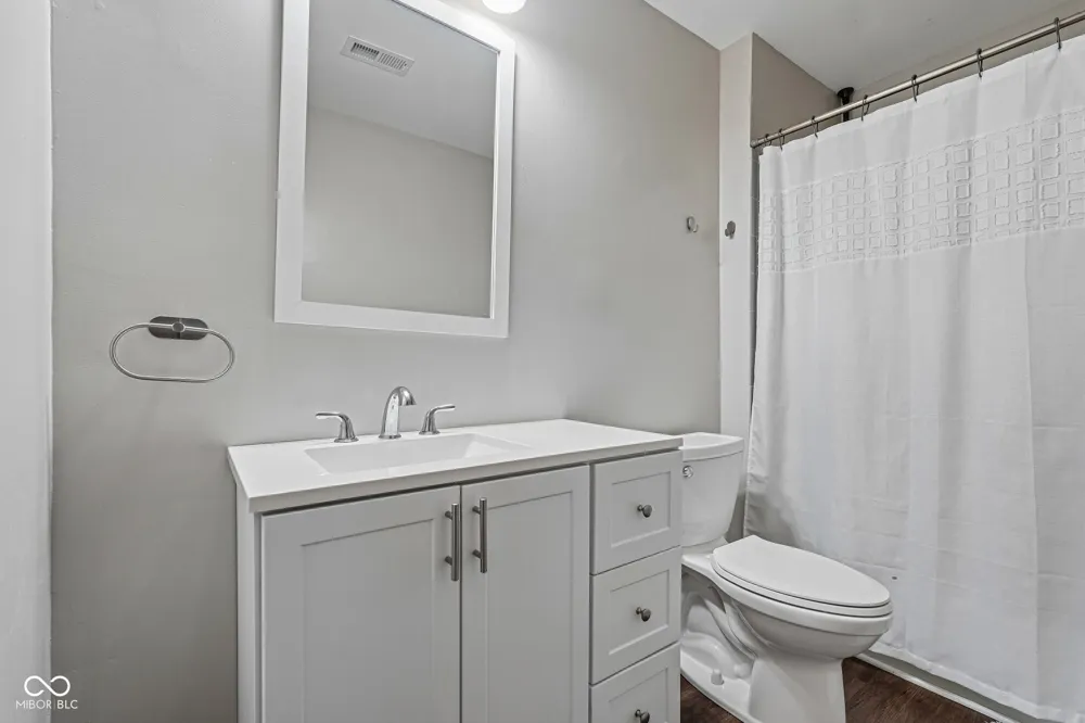 3962 Braddock Road Indianapolis, IN 46268