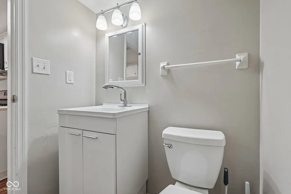 3962 Braddock Road Indianapolis, IN 46268